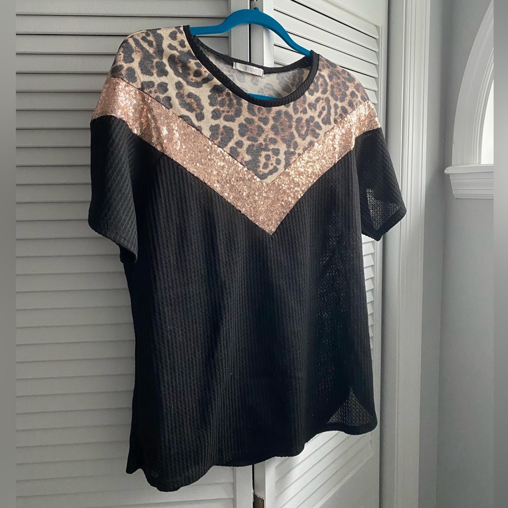 Leopard/cheetah and gold sequin waffle top by veveret, size medium.